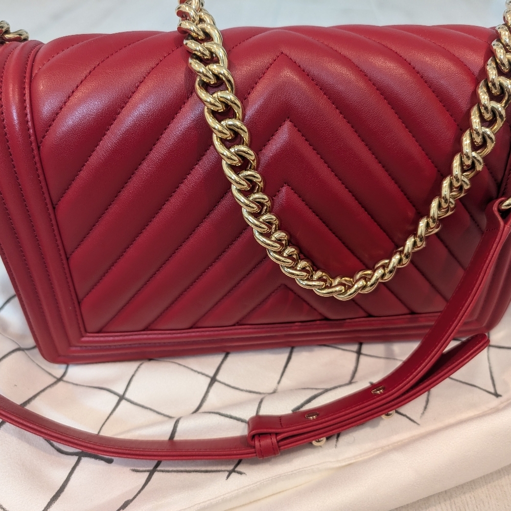 Authentic 100% Chanel Red Quilted Leather Shoulder Bag Medium Boy bag - Picture 11 of 13
